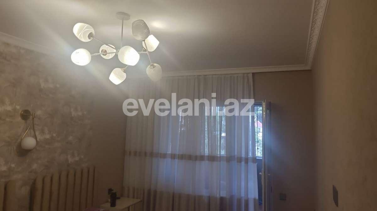 Satılır, köhnə tikili, 4 otaqlı, 150 m², Bakı, Binəqədi r, 9-cu mikrorayon q.