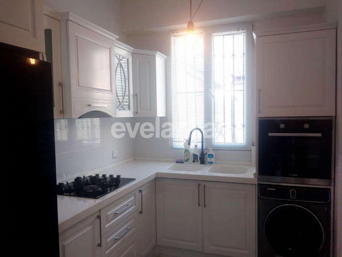 Satılır, köhnə tikili, 3 otaqlı, 80 m², Bakı, Yasamal r, Nizami m.