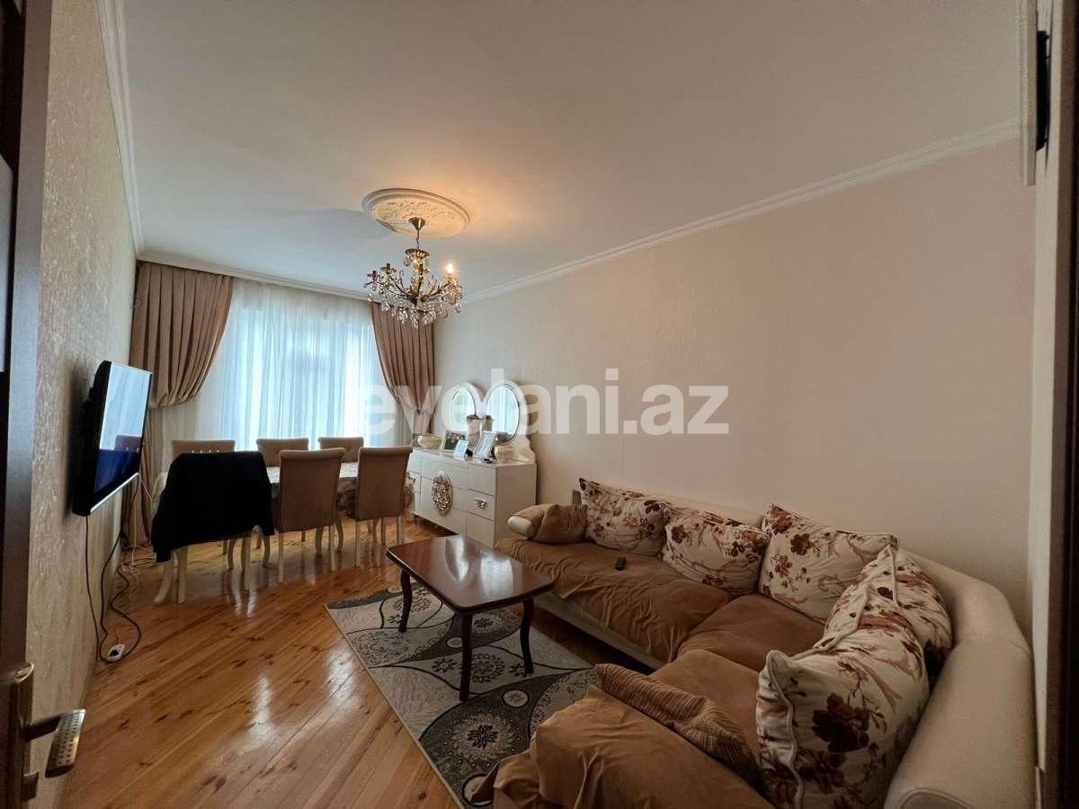 Sale, old building, 3 room, 70 m², Baku, Surakhani r, Yeni Guneshli d, Khalglar Doslugu m.