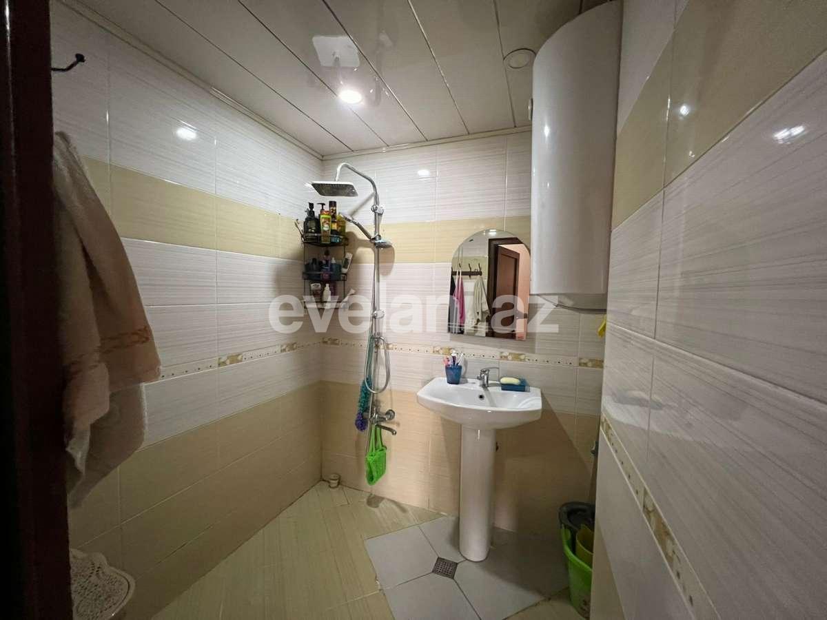 Sale, old building, 3 room, 70 m², Baku, Surakhani r, Yeni Guneshli d, Khalglar Doslugu m.