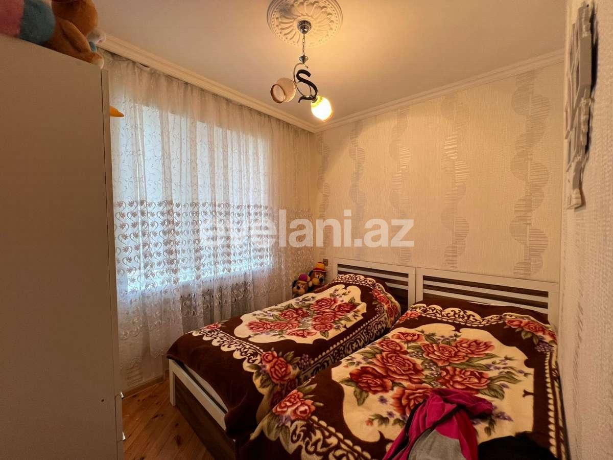 Sale, old building, 3 room, 70 m², Baku, Surakhani r, Yeni Guneshli d, Khalglar Doslugu m.