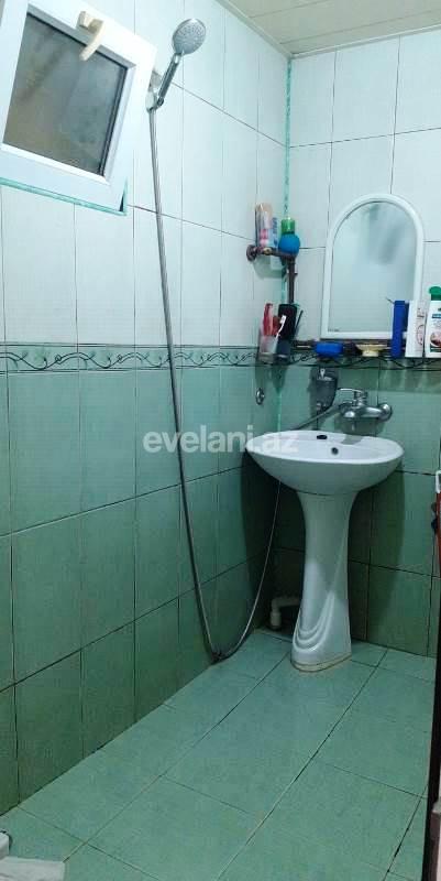 Sale, old building, 3 room, 75 m², Baku, Binagadi r, 8-th microdistrict d, Ganjlik m.