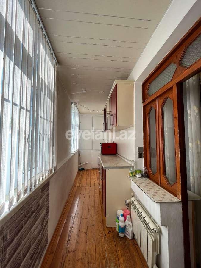 Sale, old building, 4 room, 70 m², Baku, Surakhani r, Gharachukhur d, Neftchilar m.