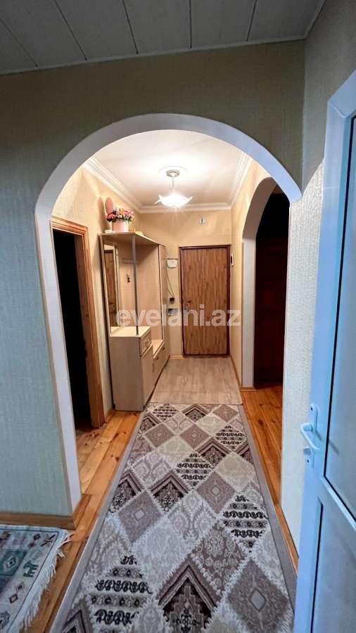 Sale, old building, 4 room, 70 m², Baku, Surakhani r, Gharachukhur d, Neftchilar m.