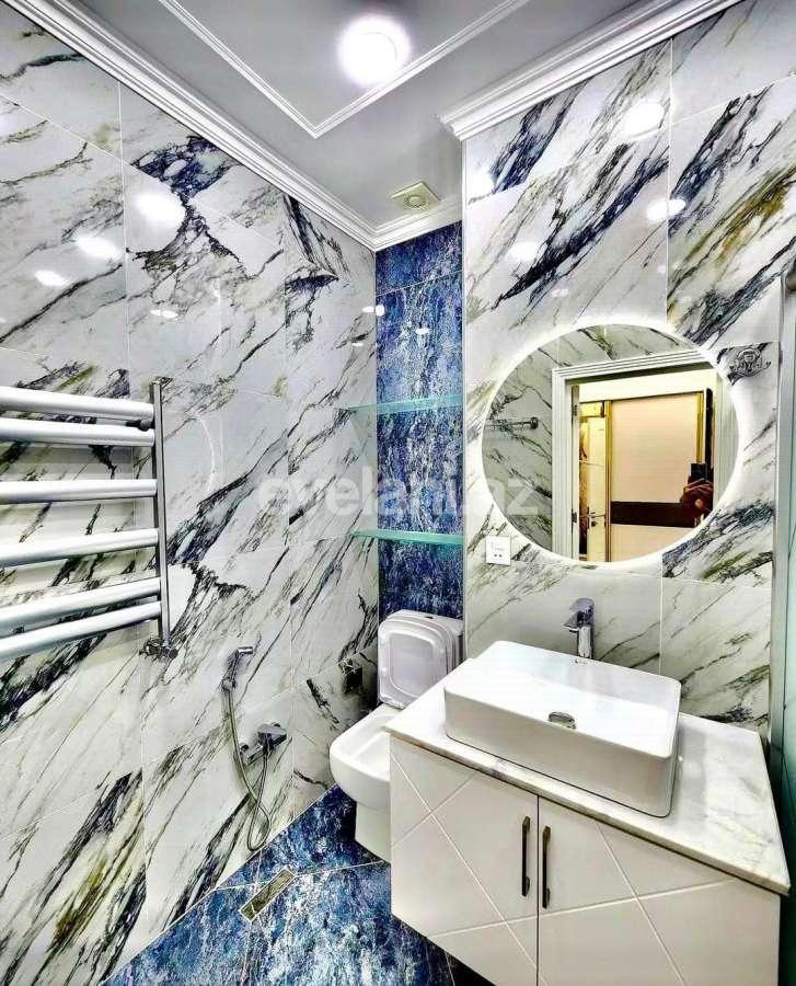 Satılır, yeni tikili, 2 otaqlı, 65 m², Bakı, Nizami r, Qara Qarayev m.