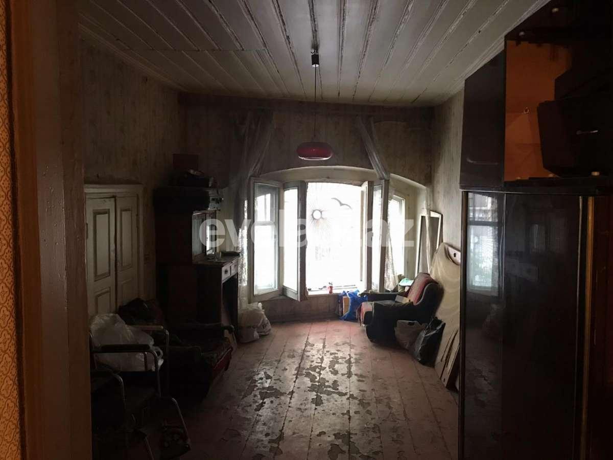 Satılır, köhnə tikili, 3 otaqlı, 90 m², Bakı, Səbail r, İçəri Şəhər m.