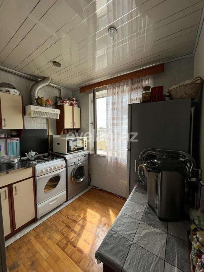 Satılır, köhnə tikili, 2 otaqlı, 50 m², Bakı, Nizami r, 8-ci kilometr q, Xalqlar Dostluğu m.