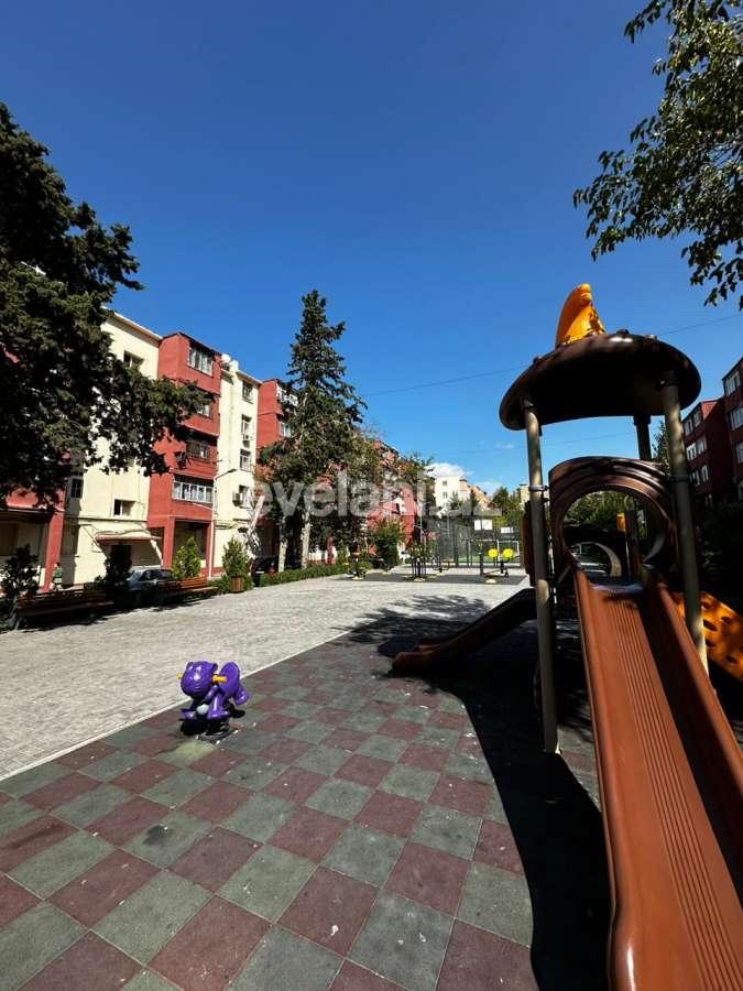 Rent, old building, 3 room, 90 m², Baku, Nizami r, Khalglar Doslugu m.