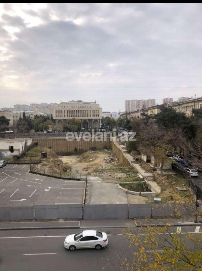 Kirayə verilir, köhnə tikili, 3 otaqlı, 98 m², Bakı, Yasamal r, Elmlər Akademiyası m.