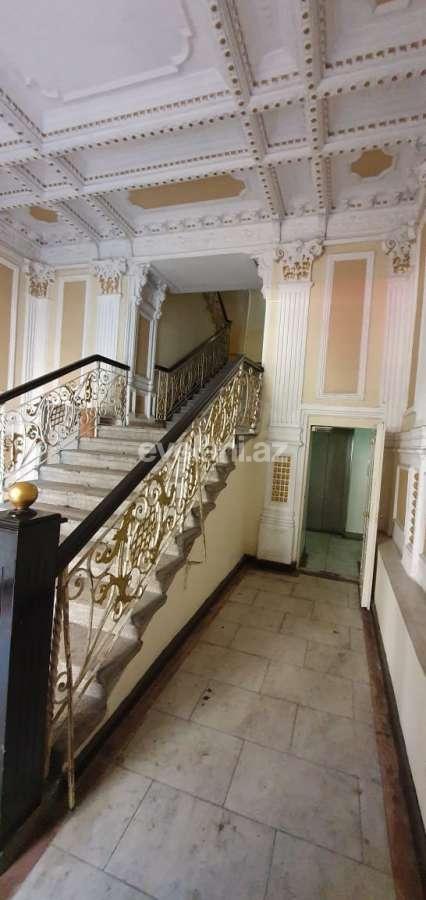 Satılır, köhnə tikili, 3 otaqlı, 100 m², Bakı, Səbail r, Sahil m.