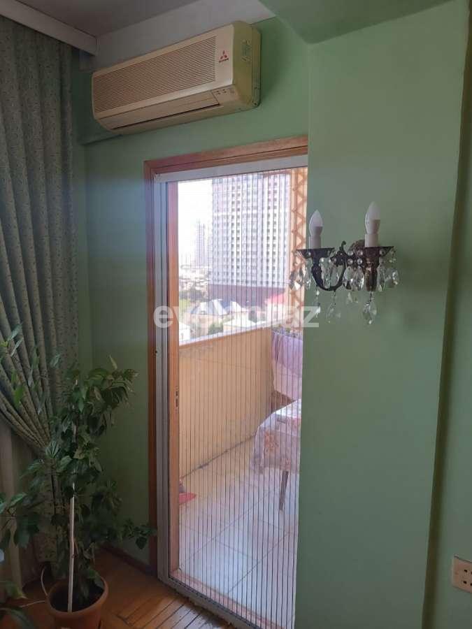 Satılır, köhnə tikili, 3 otaqlı, 85 m², Bakı, Yasamal r, Elmlər Akademiyası m.