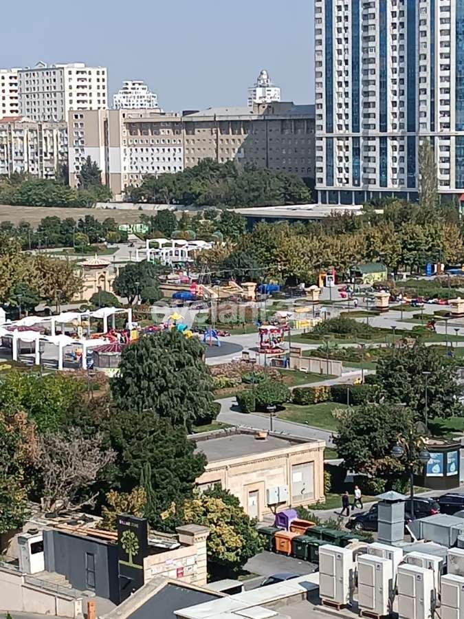 Satılır, köhnə tikili, 3 otaqlı, 85 m², Bakı, Yasamal r, Elmlər Akademiyası m.