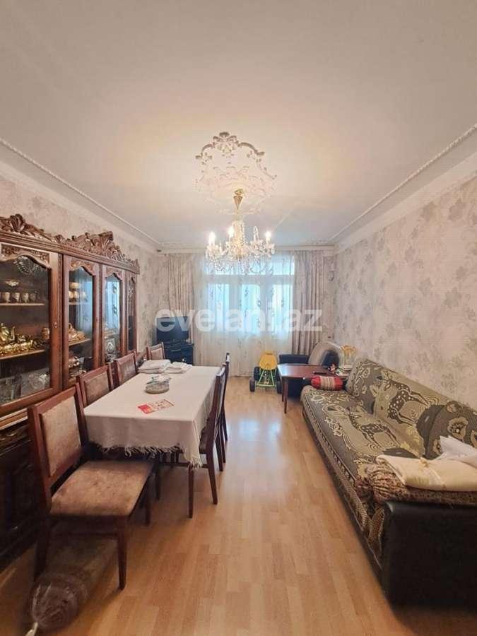 Satılır, köhnə tikili, 2 otaqlı, 50 m², Bakı, Yasamal r, Elmlər Akademiyası m.