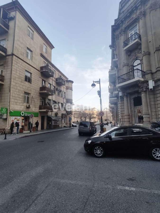 Sale, old building, 2 room, 60 m², Baku, Sabail r, Icheri Sheher m.