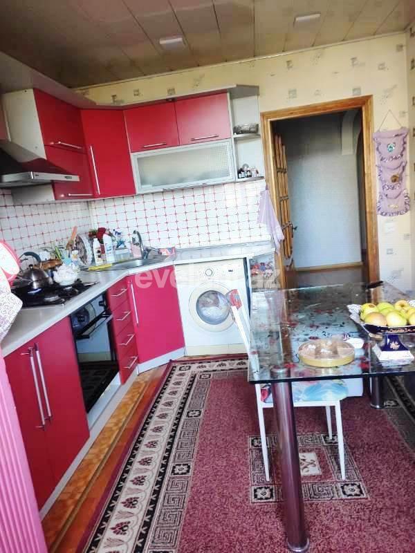 Sale, old building, 3 room, 75 m², Baku, Surakhani r, Gharachukhur d, Neftchilar m.