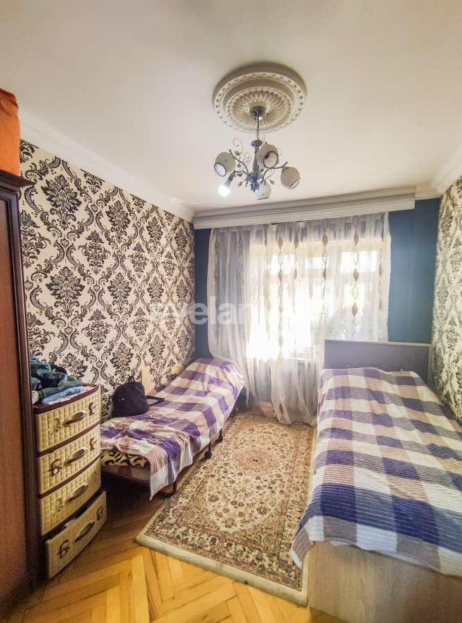 Satılır, köhnə tikili, 3 otaqlı, 70 m², Bakı, Nizami r, Neftçilər m.