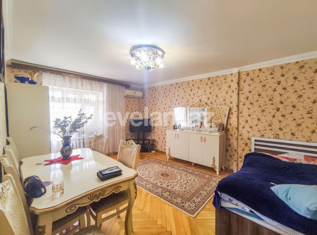 Satılır, köhnə tikili, 3 otaqlı, 70 m², Bakı, Nizami r, Neftçilər m.