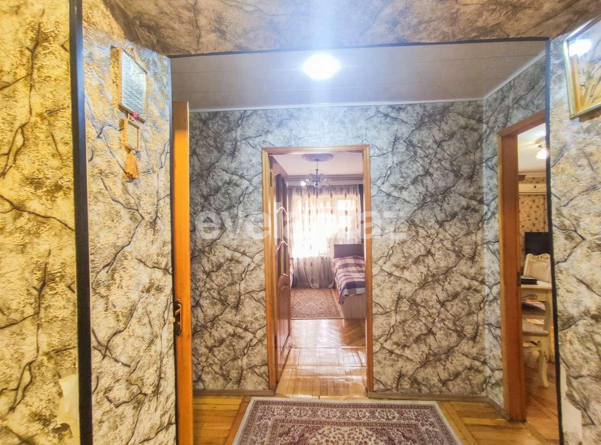 Satılır, köhnə tikili, 3 otaqlı, 70 m², Bakı, Nizami r, Neftçilər m.