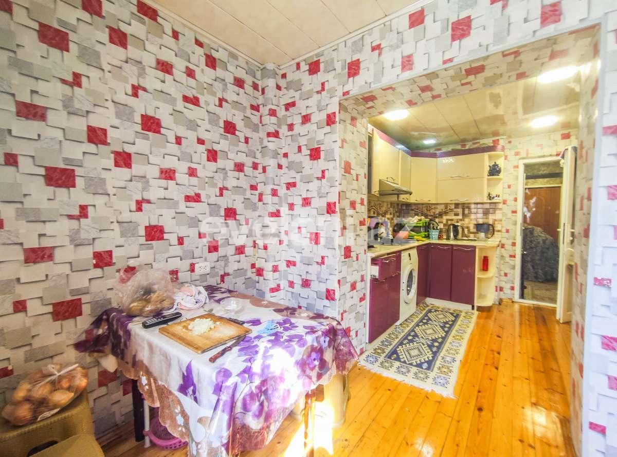 Satılır, köhnə tikili, 3 otaqlı, 70 m², Bakı, Nizami r, Neftçilər m.