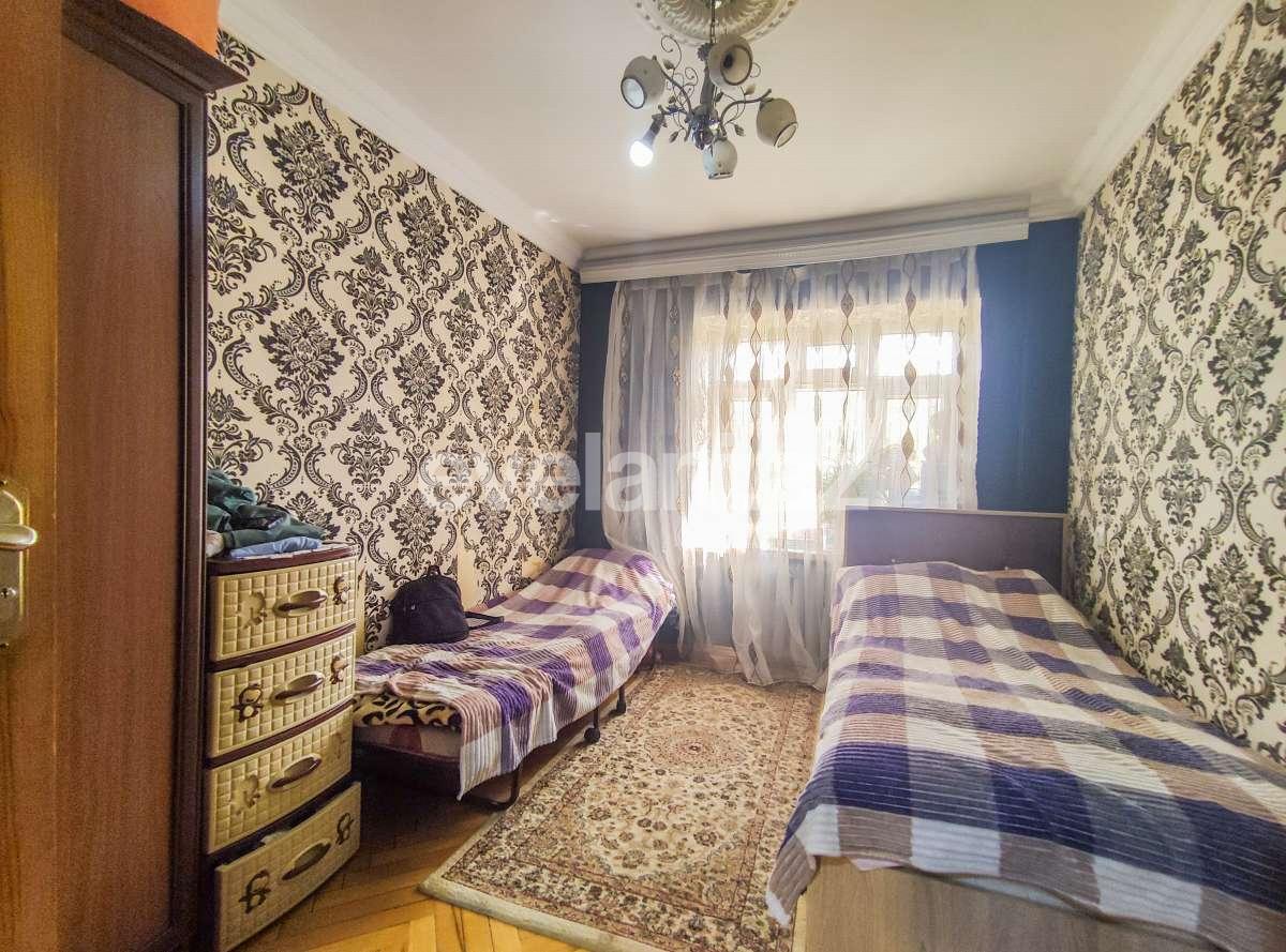 Satılır, köhnə tikili, 3 otaqlı, 70 m², Bakı, Nizami r, Neftçilər m.
