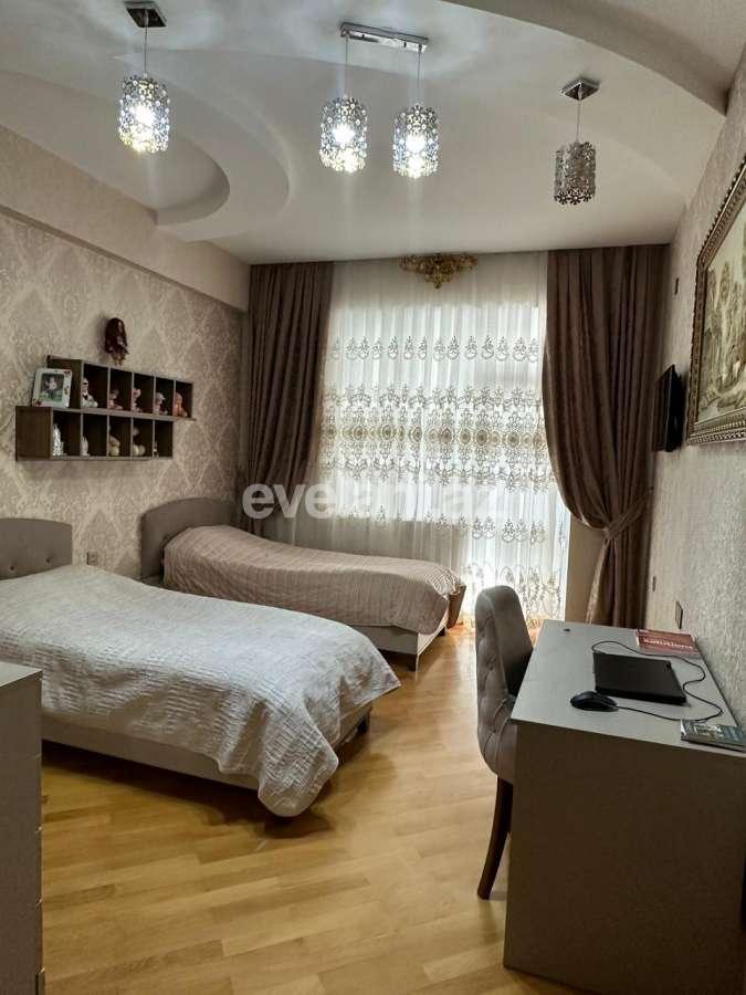 Satılır, yeni tikili, 3 otaqlı, 126 m², Bakı, Nizami r, Neftçilər m.