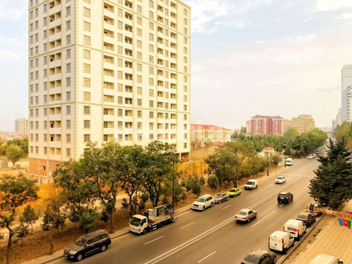 Сдаётся, вторичка, 3-комнаты, 81 m², Баку, Ясамальский r, Элмляр Академиясы m.