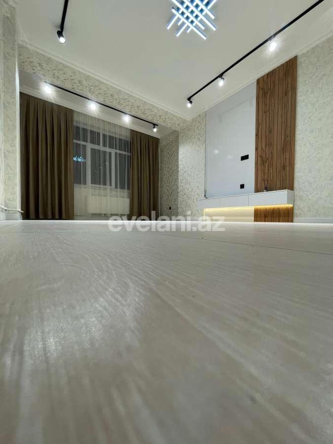 Satılır, yeni tikili, 2 otaqlı, 70 m², Bakı, Nizami r, Qara Qarayev m.