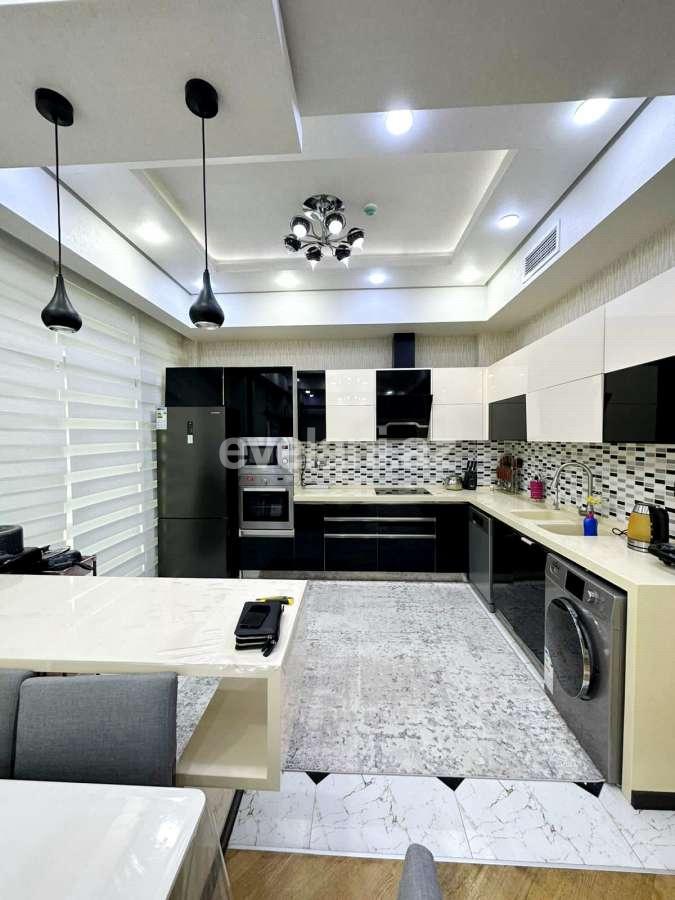Kirayə verilir, yeni tikili, 3 otaqlı, 130 m², Bakı, Yasamal r, Elmlər Akademiyası m.