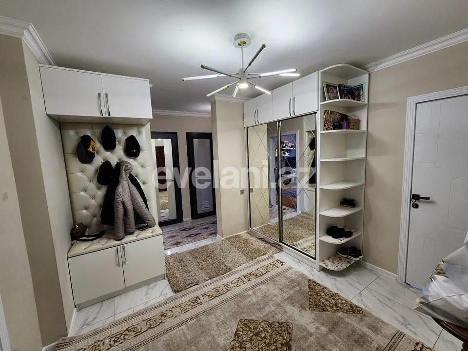 Satılır, köhnə tikili, 4 otaqlı, 90 m², Bakı, Nizami r, Xalqlar Dostluğu m.