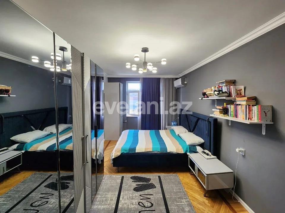 Satılır, köhnə tikili, 4 otaqlı, 90 m², Bakı, Nizami r, Xalqlar Dostluğu m.