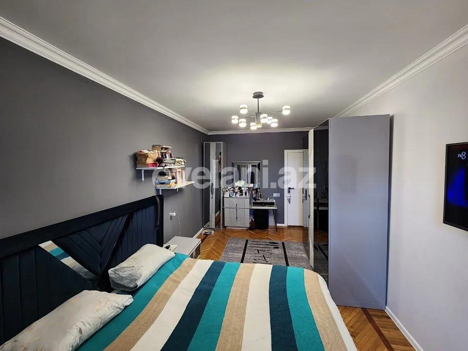 Satılır, köhnə tikili, 4 otaqlı, 90 m², Bakı, Nizami r, Xalqlar Dostluğu m.