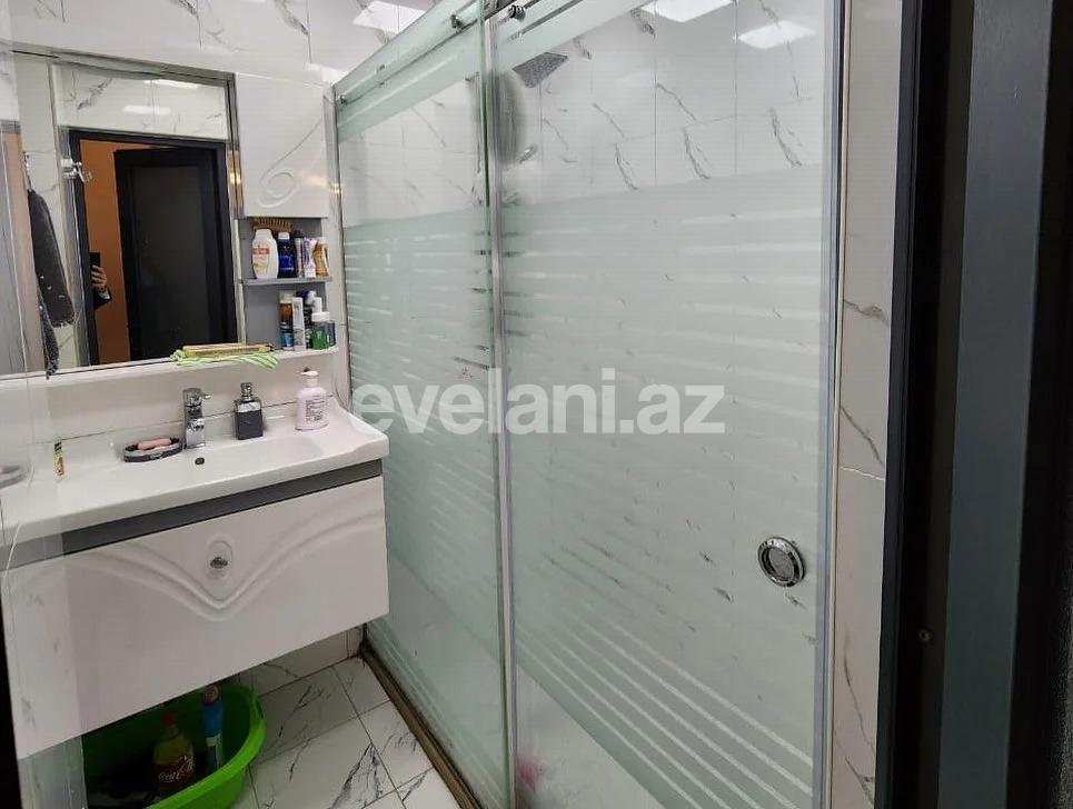 Satılır, köhnə tikili, 4 otaqlı, 90 m², Bakı, Nizami r, Xalqlar Dostluğu m.