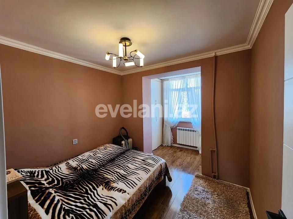 Satılır, köhnə tikili, 4 otaqlı, 90 m², Bakı, Nizami r, Xalqlar Dostluğu m.