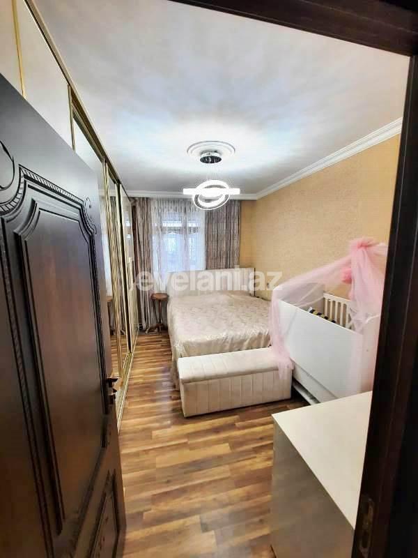 Satılır, köhnə tikili, 2 otaqlı, 65 m², Bakı, Sabunçu r, Neftçilər m.