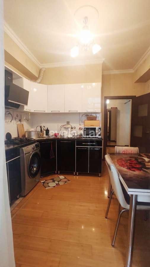 Satılır, yeni tikili, 3 otaqlı, 72 m², Bakı, Suraxanı r, Massiv D q, Xalqlar Dostluğu m.
