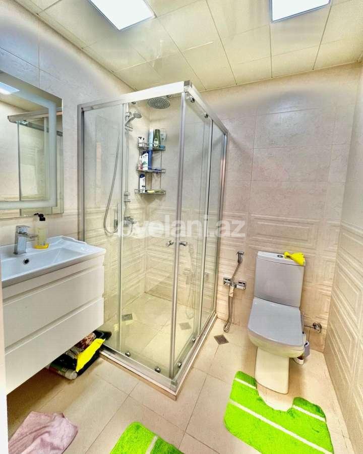 Satılır, yeni tikili, 2 otaqlı, 67 m², Bakı, Nizami r, Qara Qarayev m.