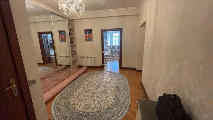 Satılır, yeni tikili, 3 otaqlı, 140 m², Bakı, Yasamal r, Yasamal q, Elmlər Akademiyası m.