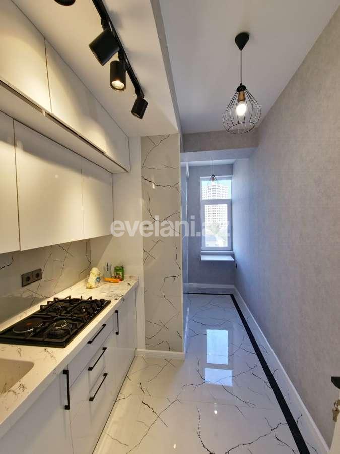 Satılır, yeni tikili, 3 otaqlı, 75 m², Bakı, Nizami r, Qara Qarayev m.