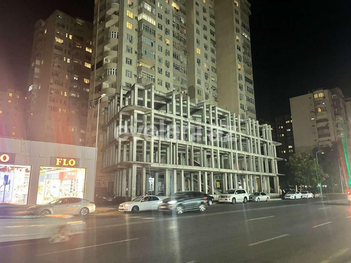 Satılır, yeni tikili, 2 otaqlı, 90 m², Bakı, Binəqədi r, 8-ci mikrorayon q, Azadlıq prospekti m.