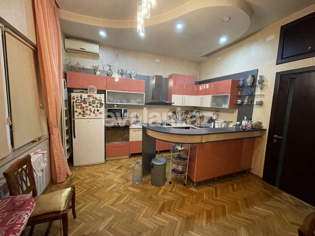 Satılır, köhnə tikili, 3 otaqlı, 110 m², Bakı, Nəsimi r.