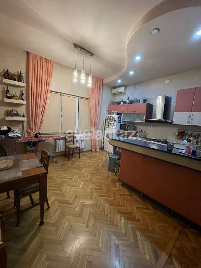 Satılır, köhnə tikili, 3 otaqlı, 110 m², Bakı, Nəsimi r.