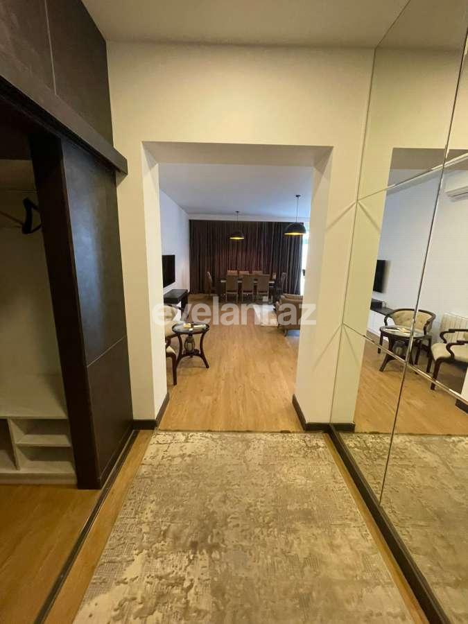 Satılır, yeni tikili, 3 otaqlı, 148 m², Bakı, Yasamal r, 8 Noyabr m.