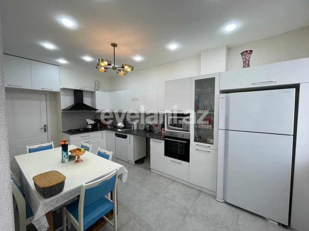 Satılır, yeni tikili, 3 otaqlı, 130 m², Bakı, Nəsimi r, 4-cü mikrorayon q, Memar Əcəmi m.