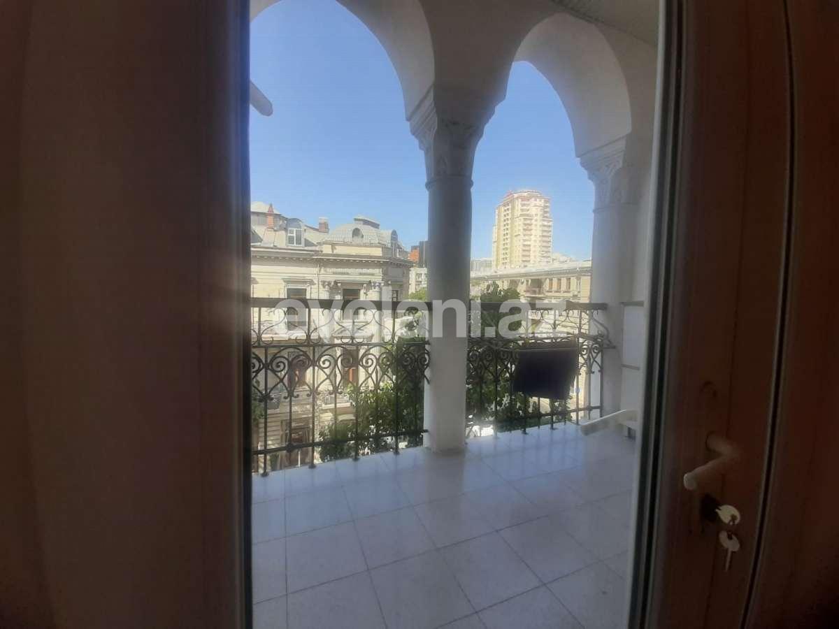 Kirayə verilir, köhnə tikili, 2 otaqlı, 90 m², Bakı, Nəsimi r, 28 may m.