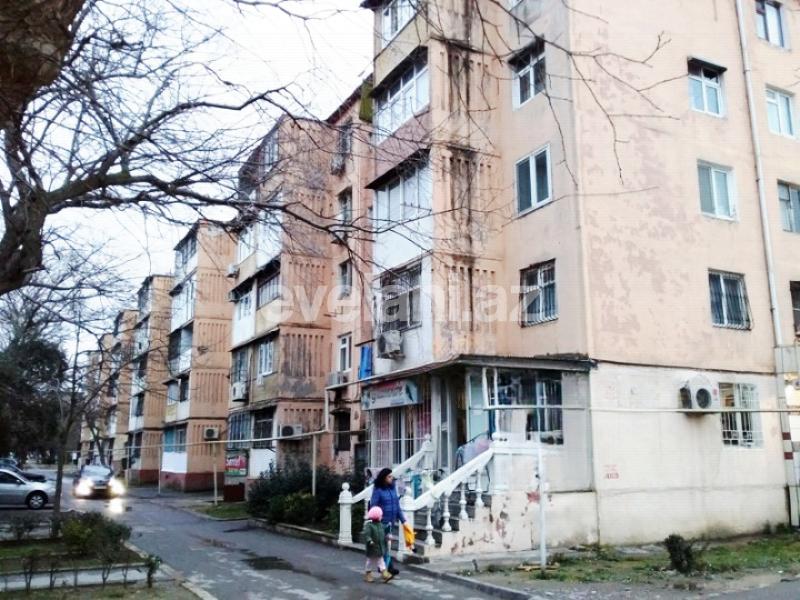 Satılır, köhnə tikili, 2 otaqlı, 50 m², Bakı, Nizami r, 8-ci kilometr q, Neftçilər m.