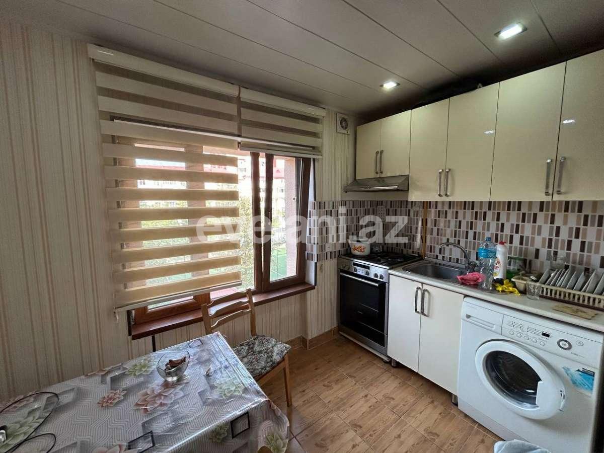 Satılır, köhnə tikili, 3 otaqlı, 71 m², Bakı, Nizami r, 8-ci kilometr q, Neftçilər m.
