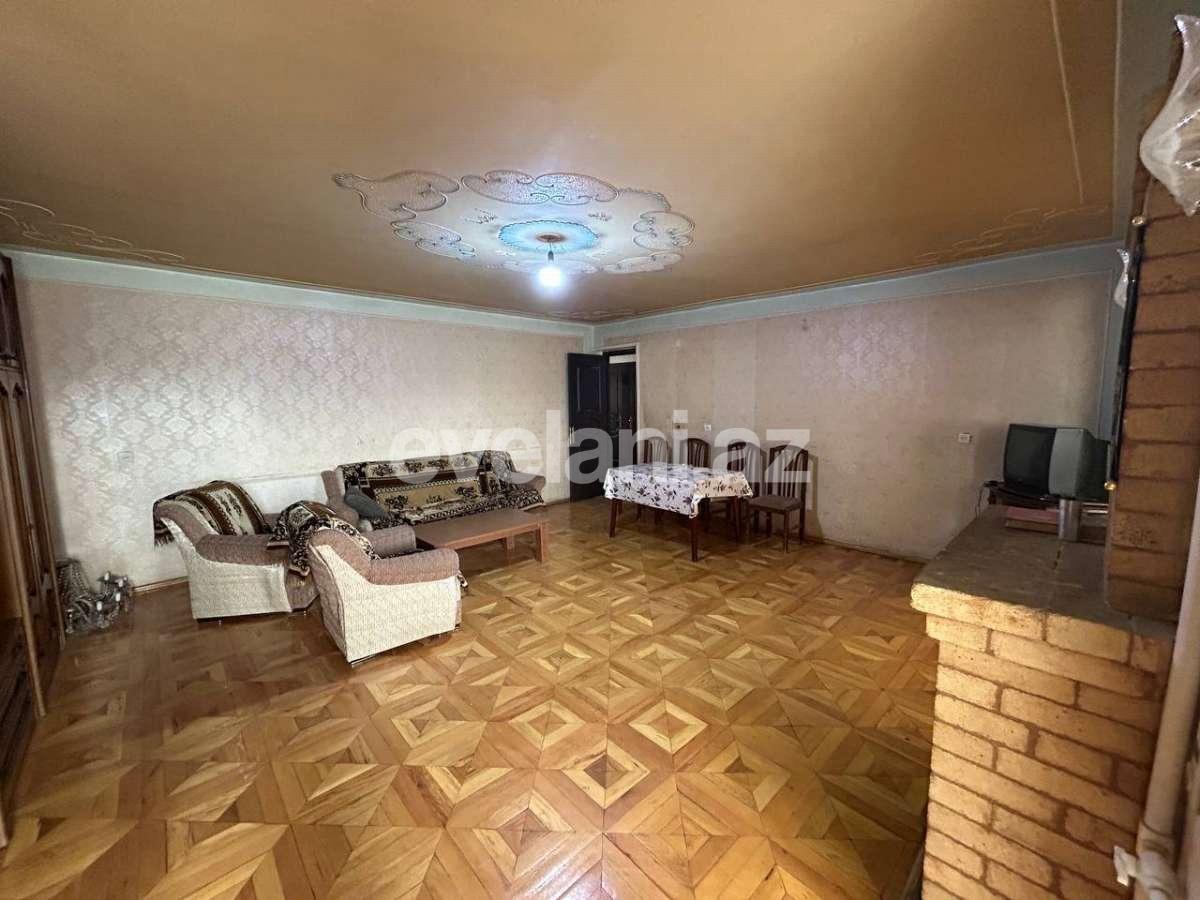 Satılır, köhnə tikili, 3 otaqlı, 71 m², Bakı, Nizami r, 8-ci kilometr q, Neftçilər m.