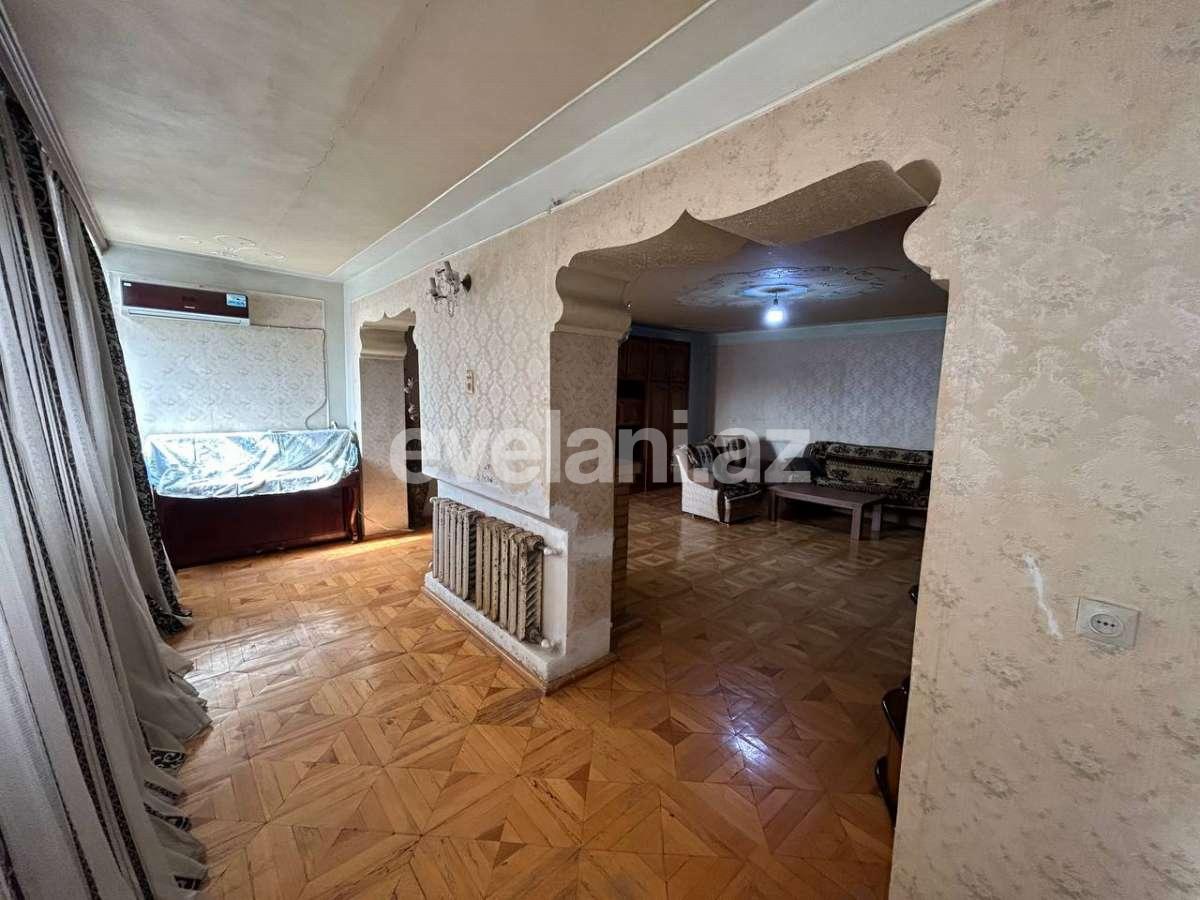 Satılır, köhnə tikili, 3 otaqlı, 71 m², Bakı, Nizami r, 8-ci kilometr q, Neftçilər m.