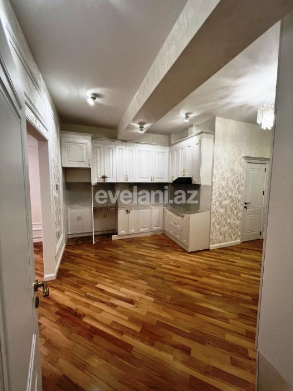 Satılır, yeni tikili, 2 otaqlı, 70 m², Bakı, Nizami r, 8-ci kilometr q, Neftçilər m.