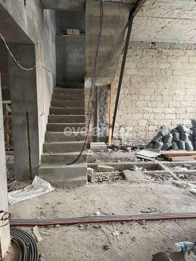 Satılır, köhnə tikili, 5 otaqlı, 110 m², Bakı, Səbail r, Sahil m.